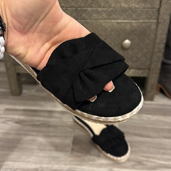 NEW Cute Platform Black Velvet Slides - Picture 2 of 3
